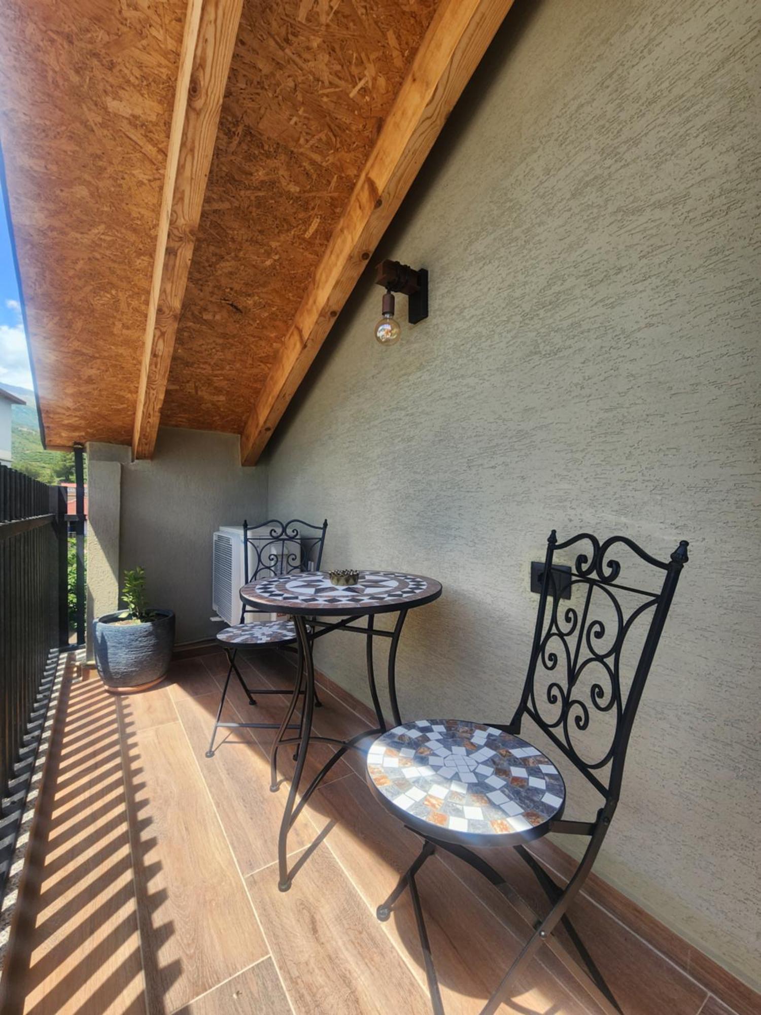 Guesthouse Te Avllia Kelcyre Экстерьер фото